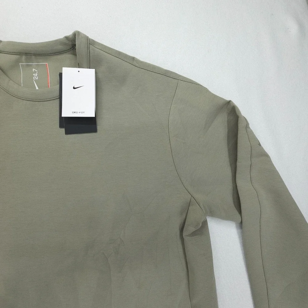 Nike Crewneck Sweatshirt Mens M Light Army/Green 24.7 ImpossiblySoft Dri-Fit NWT